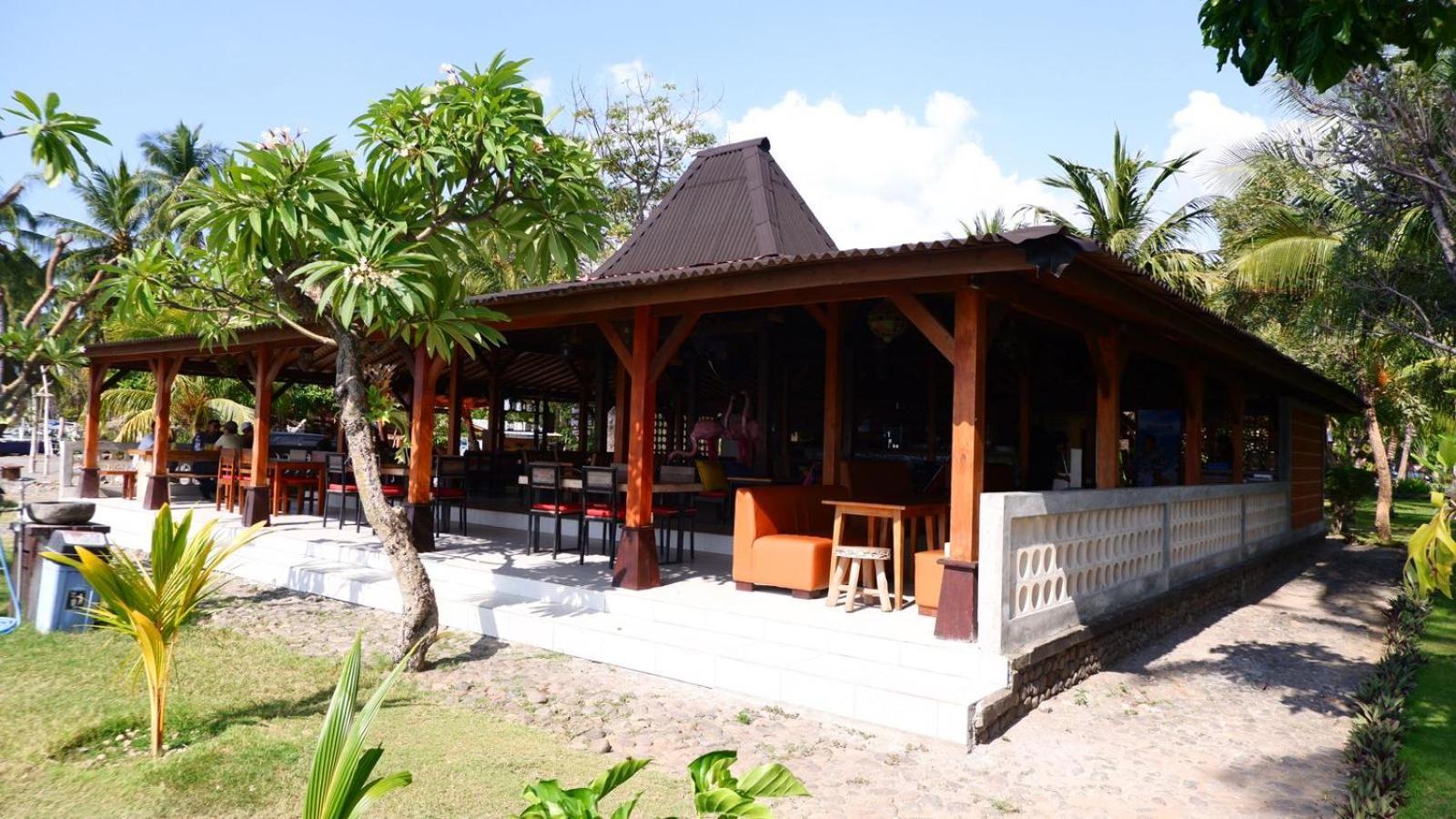 Mina Taman liburan 3*